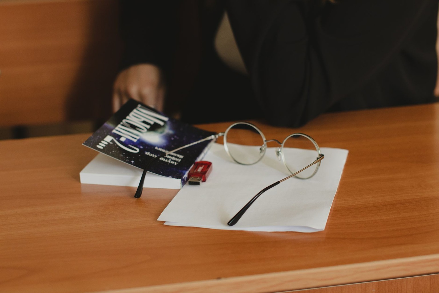 Campus clubs for creative writing — Participating Effectively in Collaborative Critique Circles Campus clubs for creative writing — Participating Effectively in Collaborative Critique Circles
